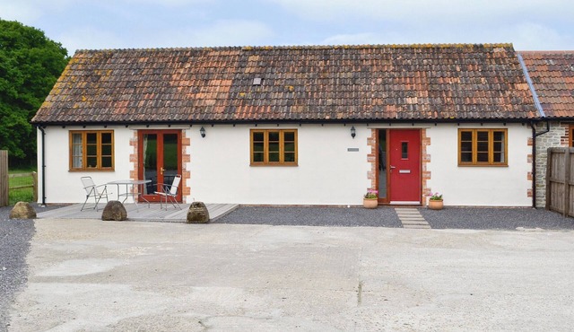 2 bedroom accommodation in Middlemarsh, near Sherborne