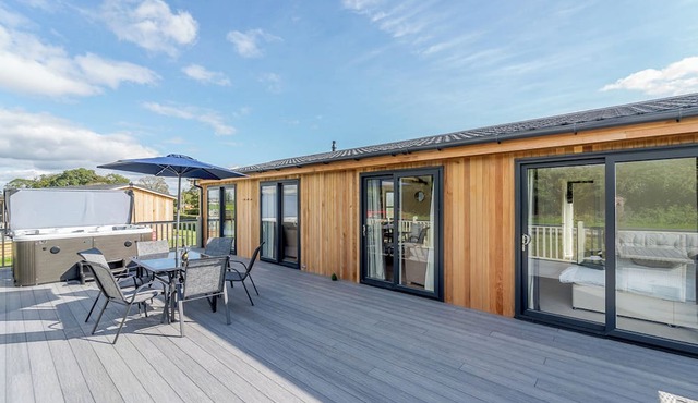 2 bedroom accommodation in Tetchill