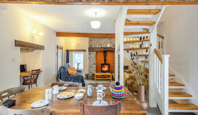 2 bedroom accommodation in Llanddewi Brefi, near Tregaron