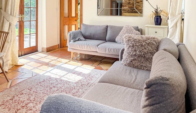 2 bedroom accommodation in Staple, near Wingham