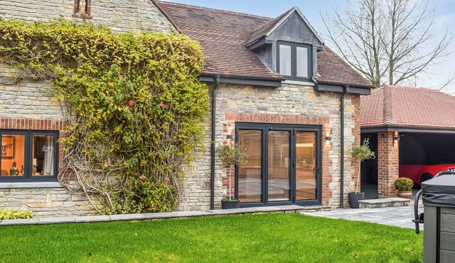 2 bedroom accommodation in Babcary