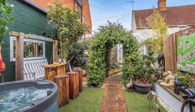 2 bedroom accommodation in Beccles