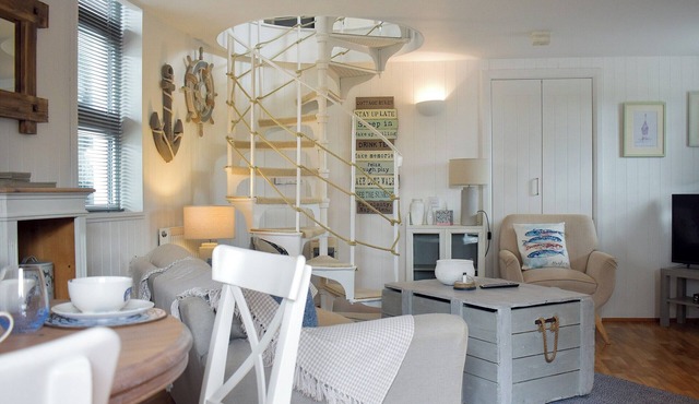 2 bedroom accommodation in Churston Ferrers, near Brixham