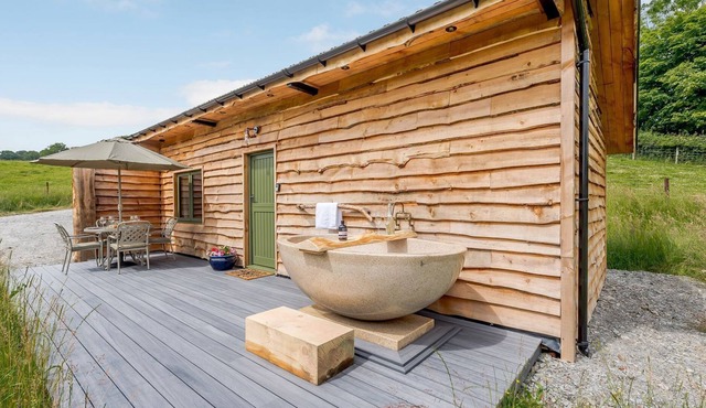 2 bedroom accommodation in Llanidloes, near Newtown