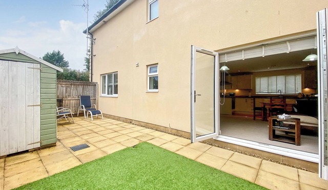2 bedroom accommodation in Corsham