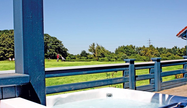 2 bedroom accommodation in Fritton