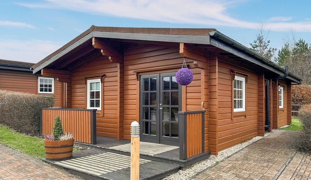 2 bedroom accommodation in Glasgow