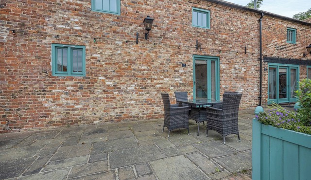 2 bedroom accommodation in Holton-Le-Clay, near Cleethorpes