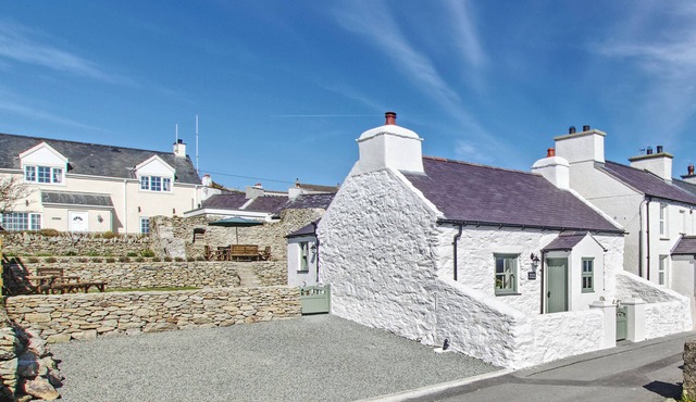2 bedroom accommodation in Holyhead Mountain, near Trearddur Bay