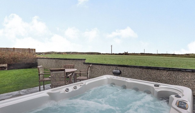 2 bedroom accommodation in Penrhos Feilw, near Trearddur Bay