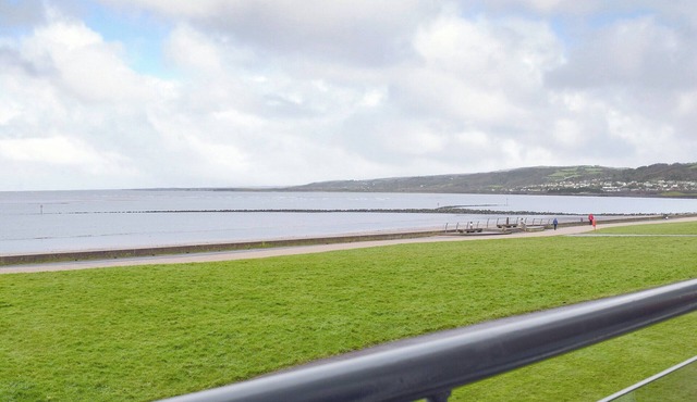 2 bedroom accommodation in Llanelli