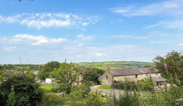 2 bedroom accommodation in Aldwark, near Brassington