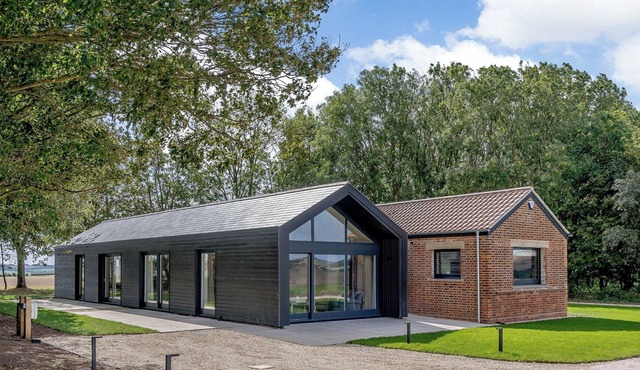 2 bedroom accommodation in East Ilsley, near Newbury