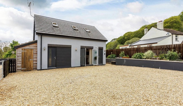 2 bedroom accommodation in Newnham