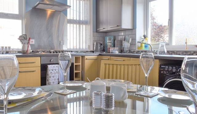 2 bedroom accommodation in Oreston