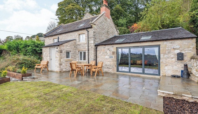 2 bedroom accommodation in Parwich