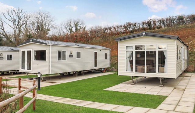 2 bedroom accommodation in Pendine