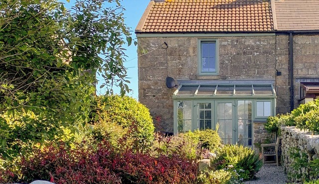 2 bedroom accommodation in Lower Boscaswell, near Pendeen