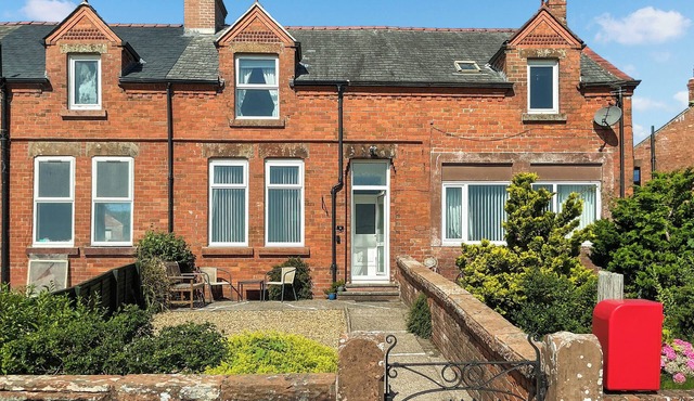 2 bedroom accommodation in Powfoot