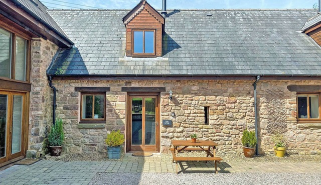 2 bedroom accommodation in Newland, near Coleford