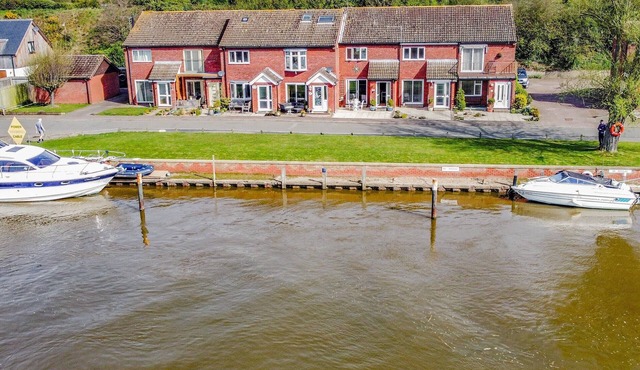 2 bedroom accommodation in Reedham