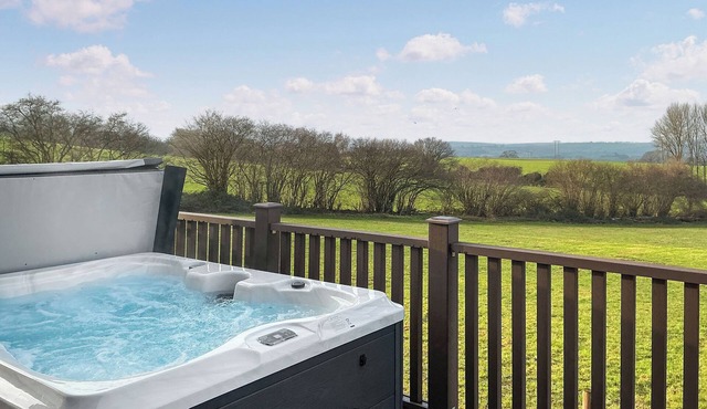 2 bedroom accommodation in Chadwick, near Worcester