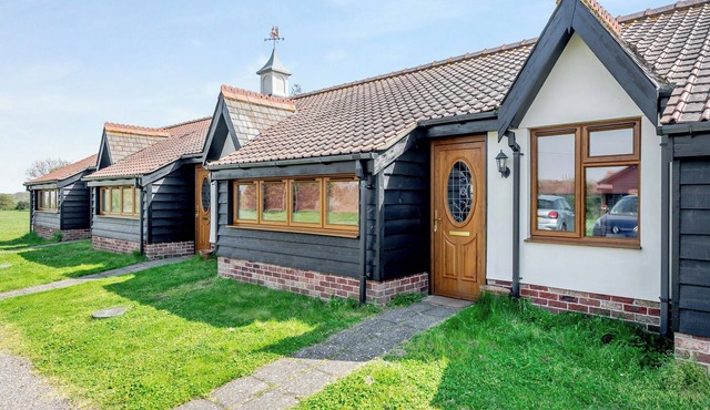 2 bedroom accommodation in St Osyth