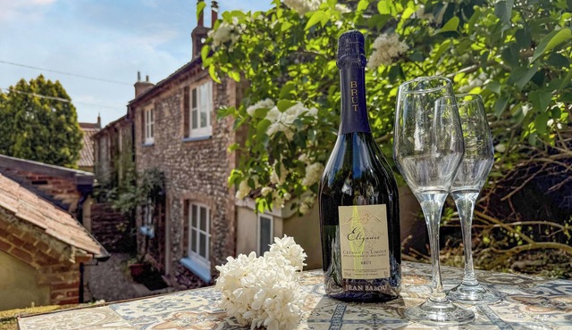 2 bedroom accommodation in Stiffkey