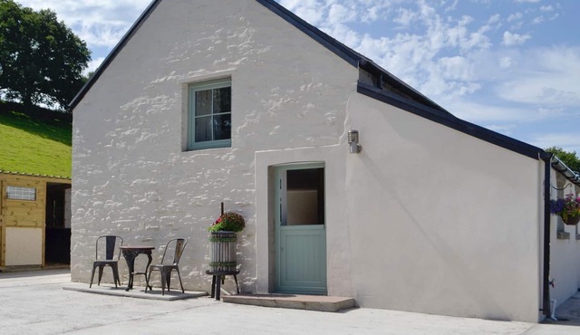 2 bedroom accommodation in Garnswllt, near Ammanford