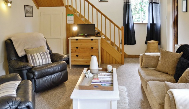 2 bedroom accommodation in Shillingford, near Bampton