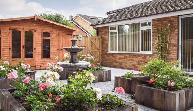 2 bedroom accommodation in Wellesbourne, near Stratford-Upon-Avon