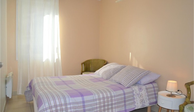 2 bedroom accommodation in Marseille