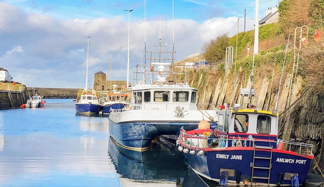 2 bedroom accommodation in Amlwch