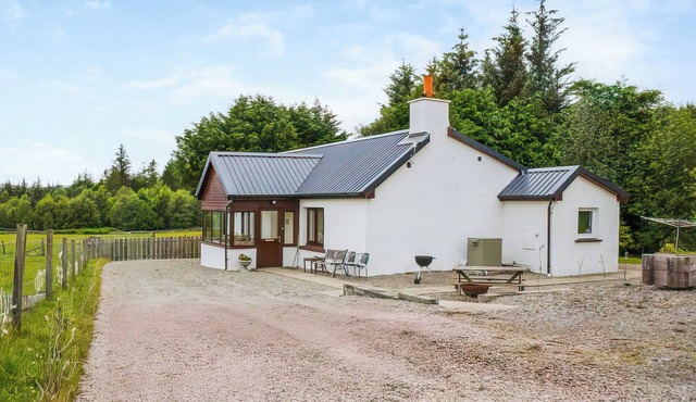 2 bedroom accommodation in Bonar Bridge, near Lairg
