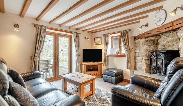 2 bedroom accommodation in Clay Cross, near Chesterfield