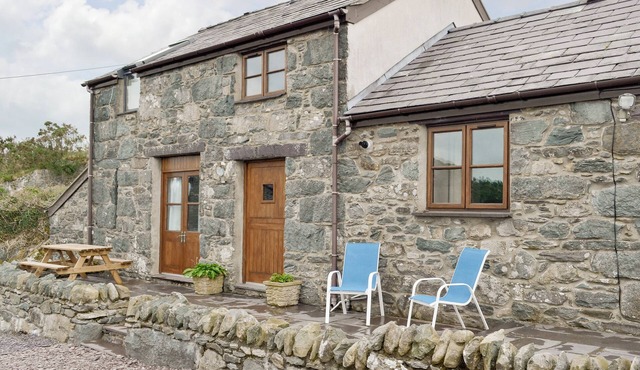 2 bedroom accommodation in Tregarth, near Bangor