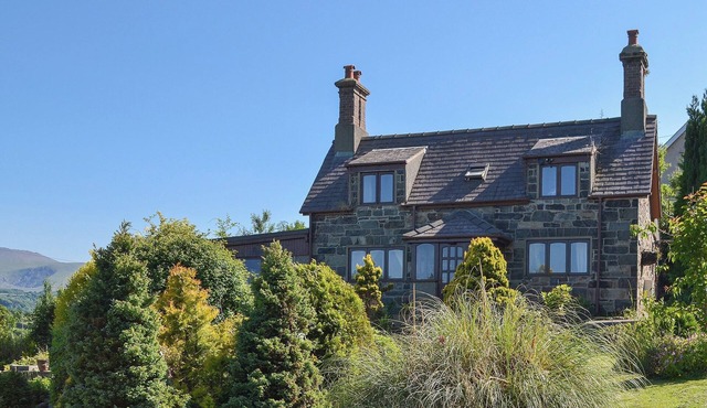 2 bedroom accommodation in Llandygai, near Bangor