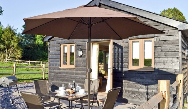 2 bedroom accommodation in Whatlington, near Battle