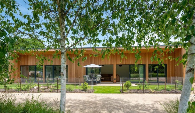 2 bedroom accommodation in Beckly