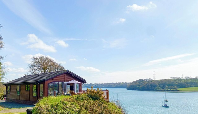 2 bedroom accommodation in Burton