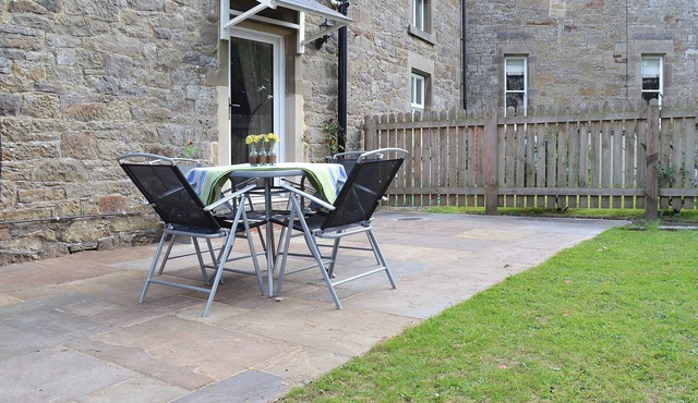 2 bedroom accommodation in Hulme End, near Hartington