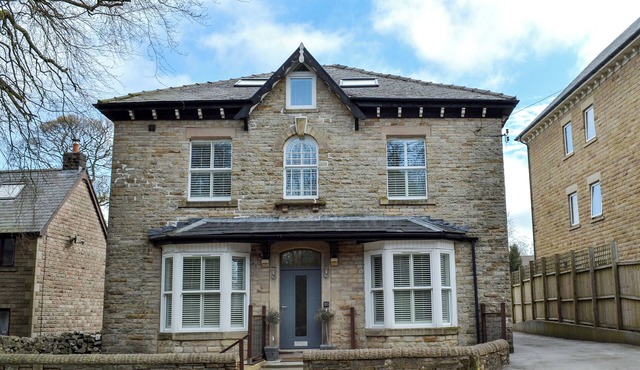2 bedroom accommodation in Buxton
