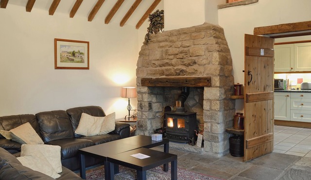 2 bedroom accommodation in Hollinsclough, near Buxton