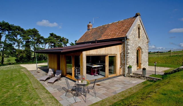 2 bedroom accommodation in Chard