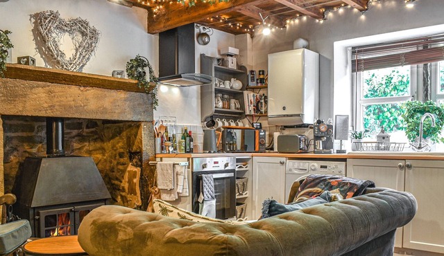 2 bedroom accommodation in Colne