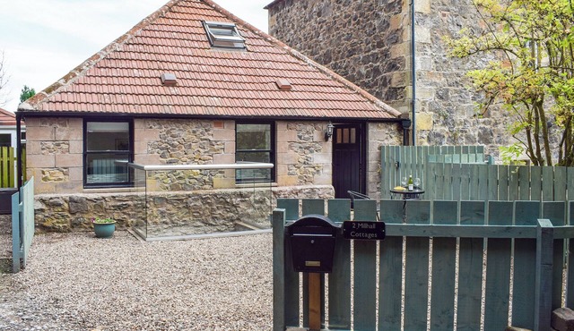 2 bedroom accommodation in Newburgh, near Cupar