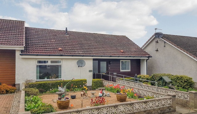 2 bedroom accommodation in Ceres, near Cupar