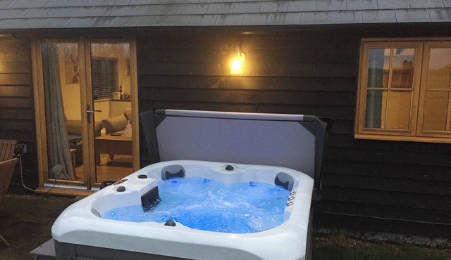 2 bedroom accommodation in Alkham, near Dover