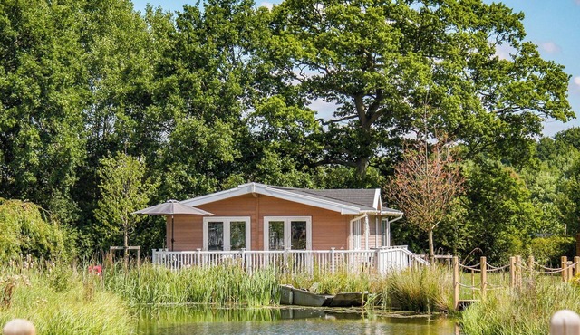 2 bedroom accommodation in Mercia Marina, Willington