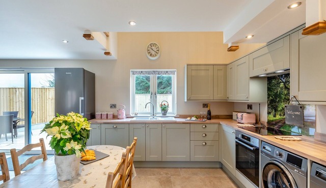 2 bedroom accommodation in Melbourne, Derby